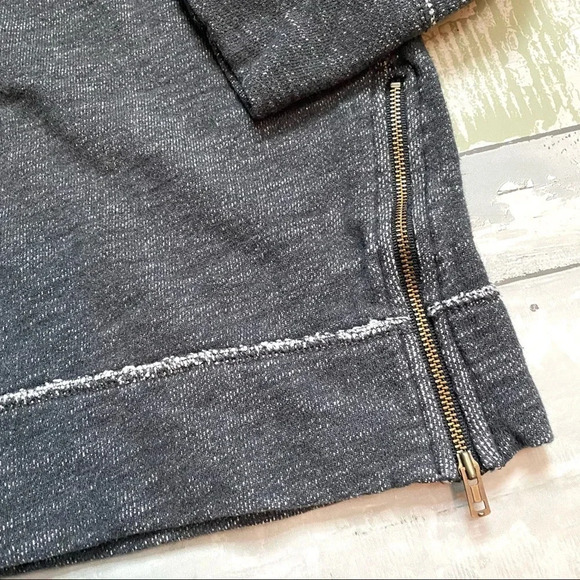 ⭐️J Crew Crewneck Sweatshirt - Picture 3 of 8